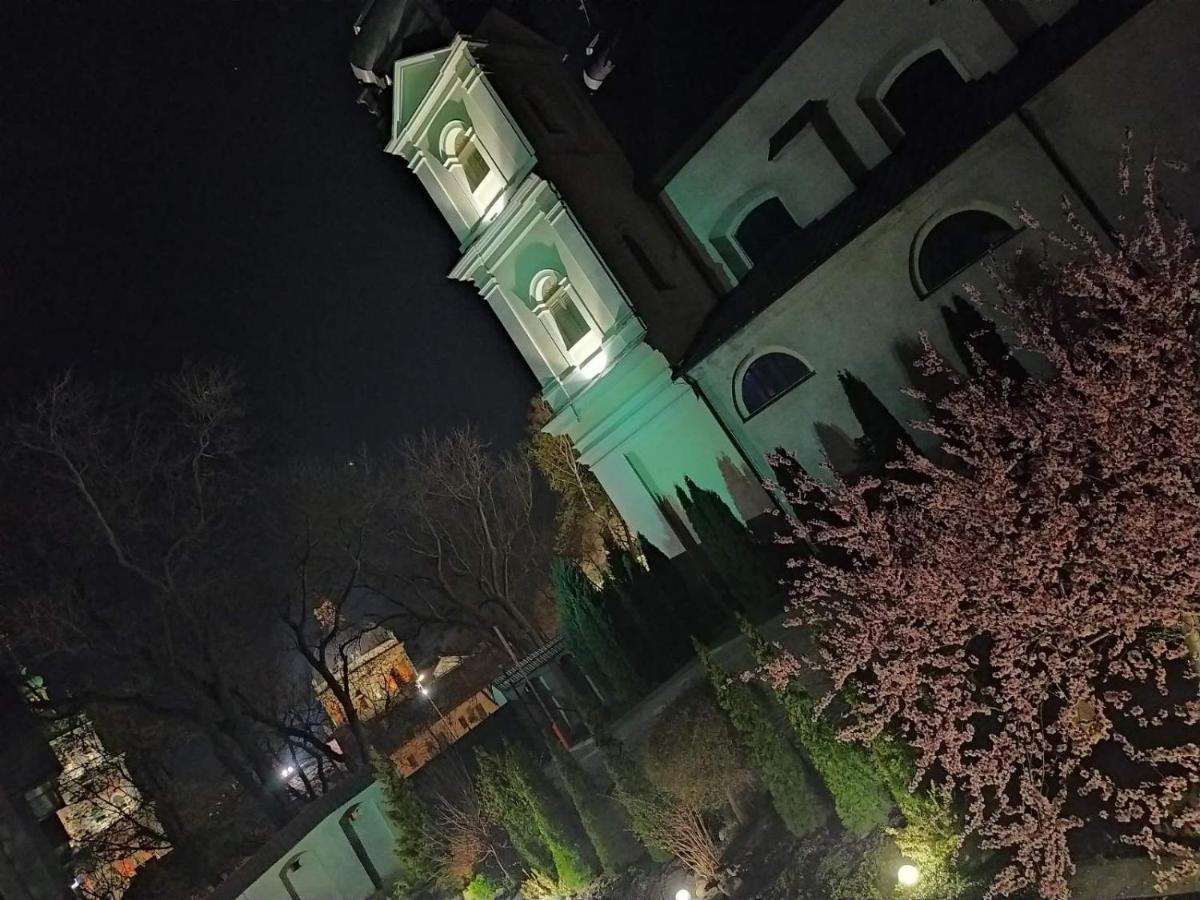 Guest House "Arkhistratyg" Lviv Exterior foto