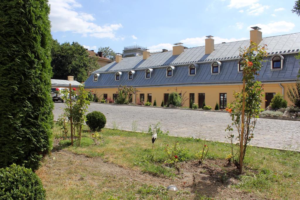 Guest House "Arkhistratyg" Lviv Exterior foto